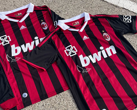 Retro Milan 09/10