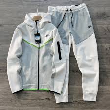 Nike Tech Fleece - 102.3