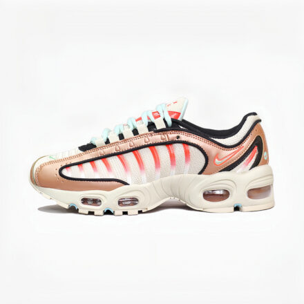NIKE TAILWIND - 1022.4